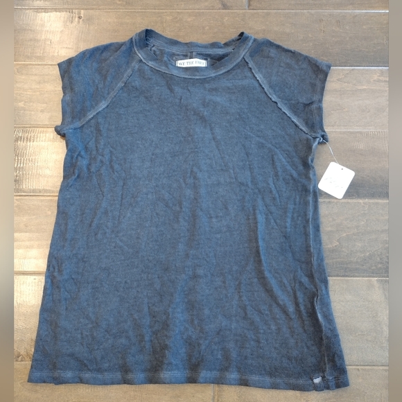 We The Free Tops - WE THE FREE PEOPLE Women's NWT short-sleeve distressed Gray Black T-shirt -S
